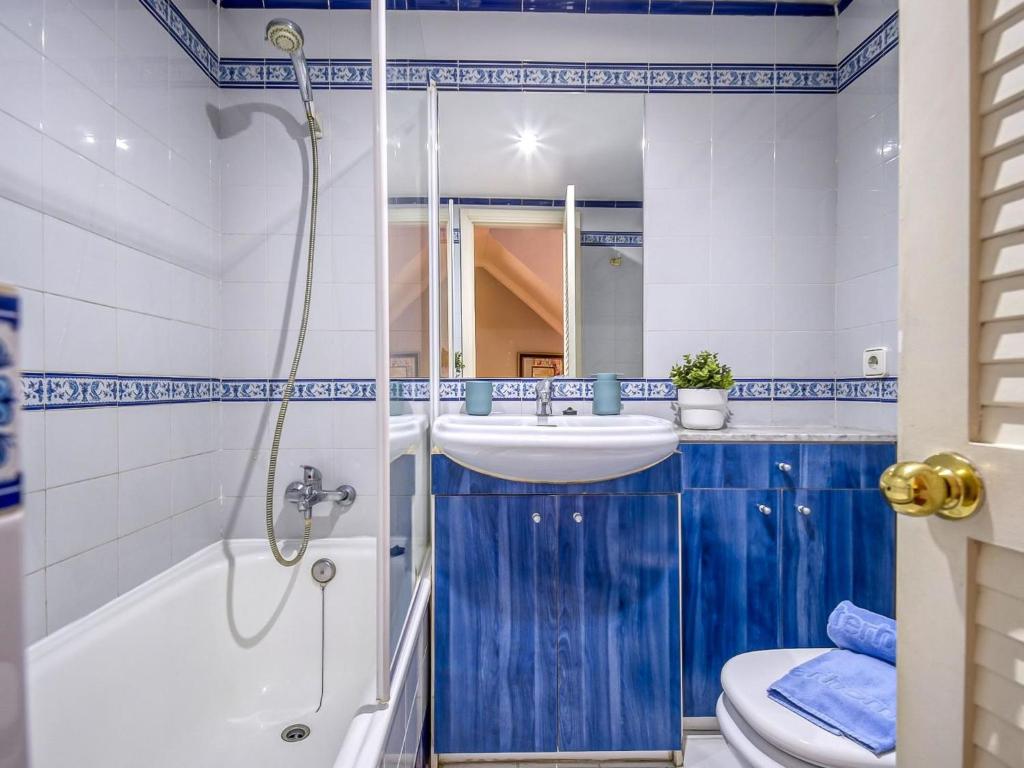 Kúpeľňa v ubytovaní Holiday Home Pare Claret by Interhome