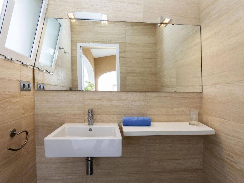 Koupelna v ubytování Villa Finca Villa Roig by Interhome