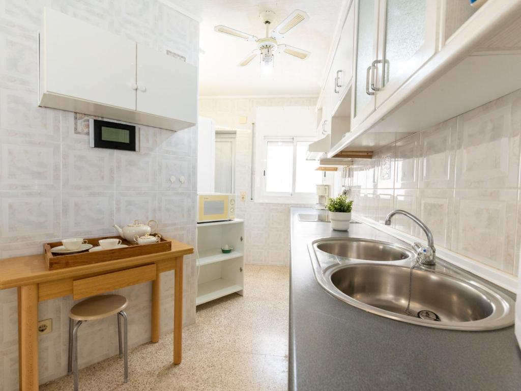 Kuchyňa alebo kuchynka v ubytovaní Holiday Home Roanne by Interhome