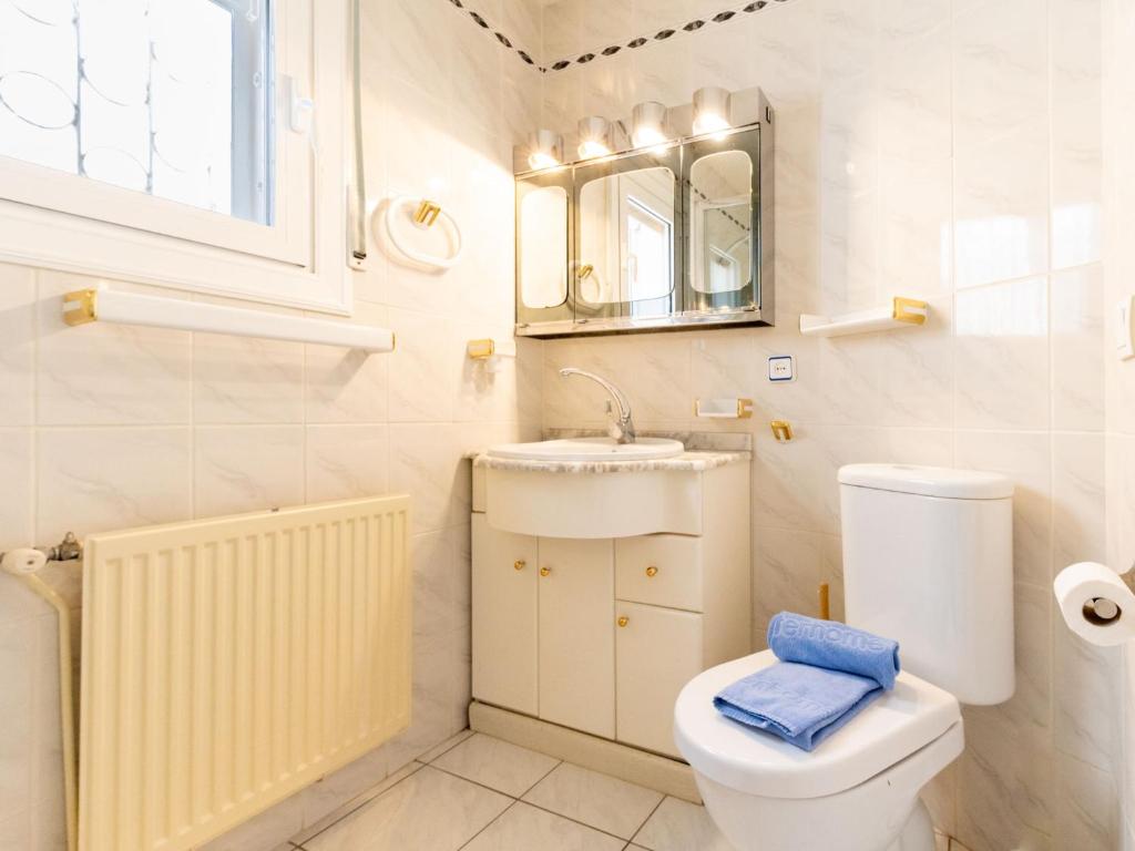 Kúpeľňa v ubytovaní Holiday Home Roanne by Interhome
