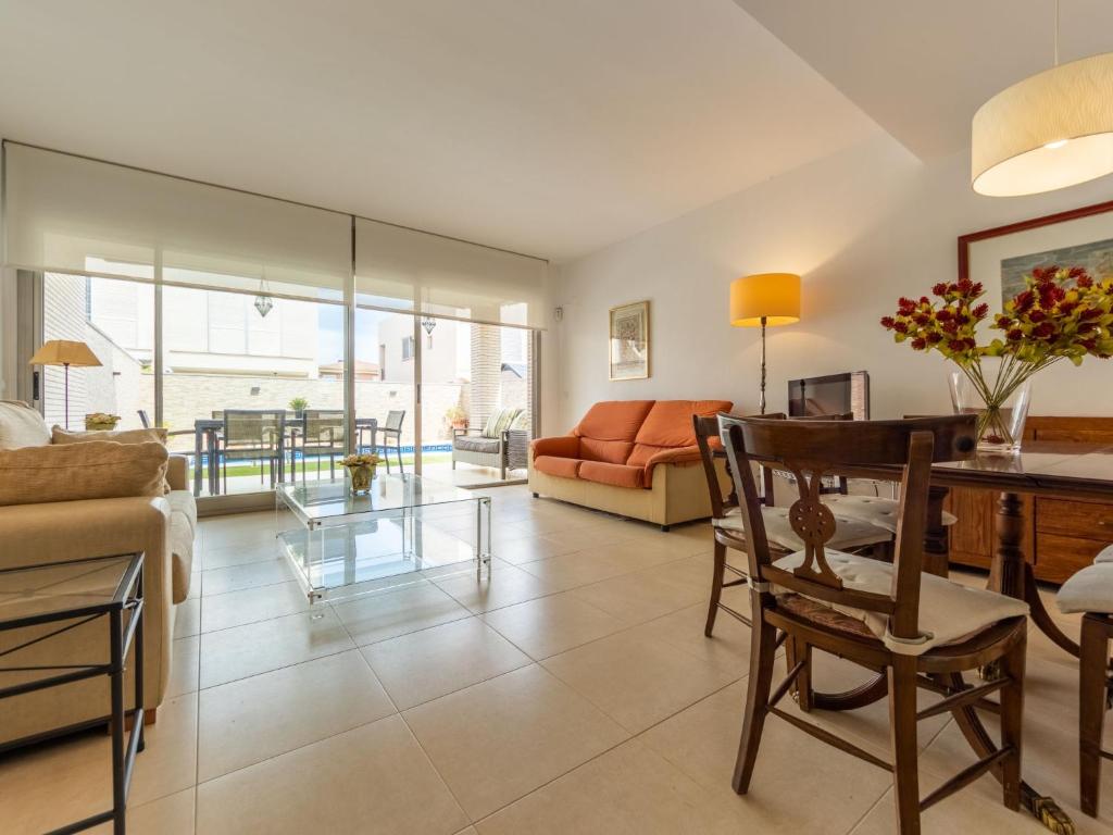 Holiday Home Reig by Interhome, Cambrils – Aktualisierte ...