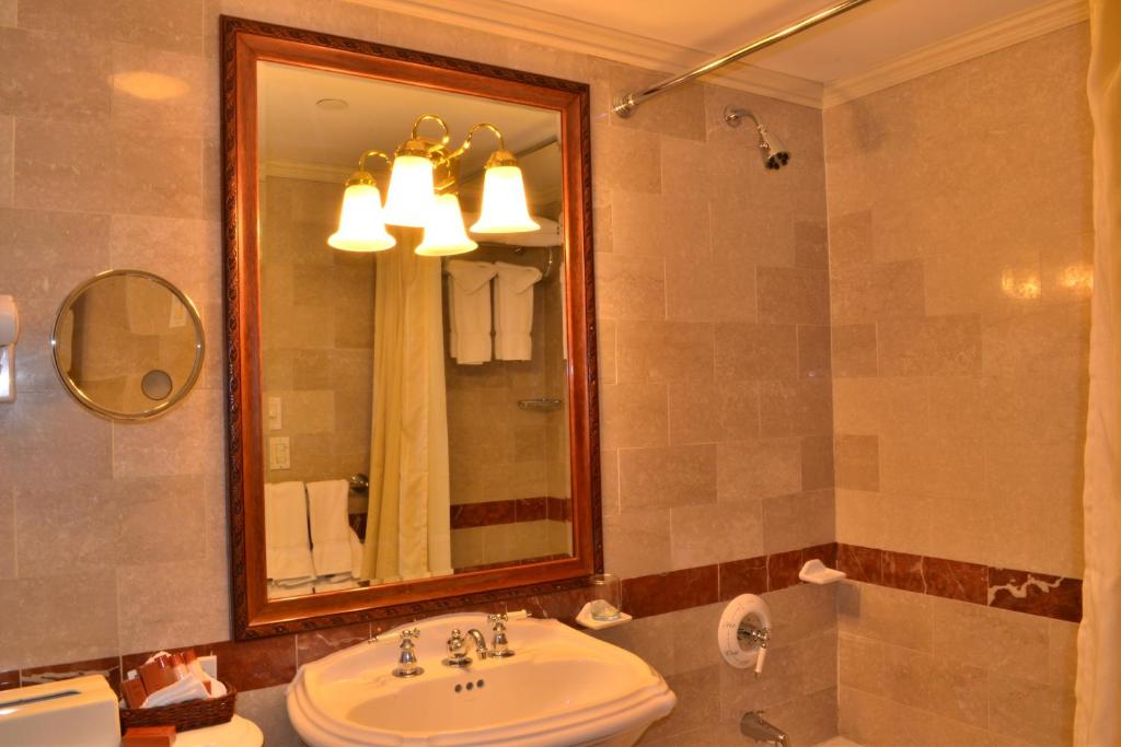 The Wall Street Inn - Superior Two Double Bedded Room