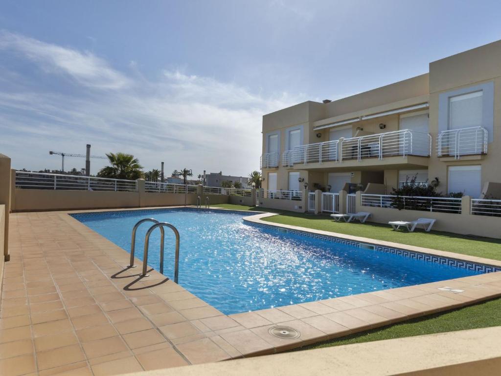 Bazén v ubytovaní Apartment Cala Lidia by Interhome alebo v jeho blízkosti