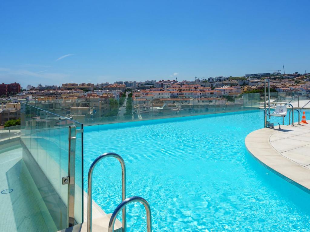 Bazén v ubytovaní Apartment Estepona Roof Top View 5 by Interhome alebo v jeho blízkosti