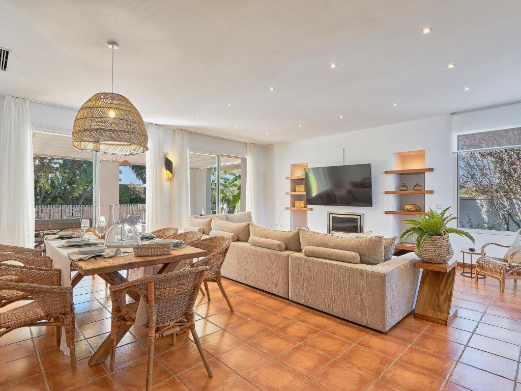 Posedenie v ubytovaní Holiday Home Villa Marina by Interhome