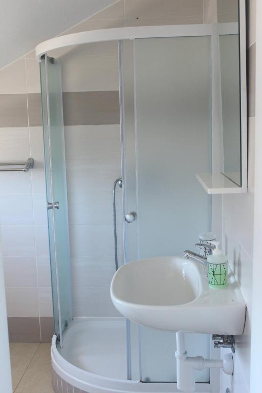 Photo de la galerie de l'établissement Studio apartmani Alex, à Novalja