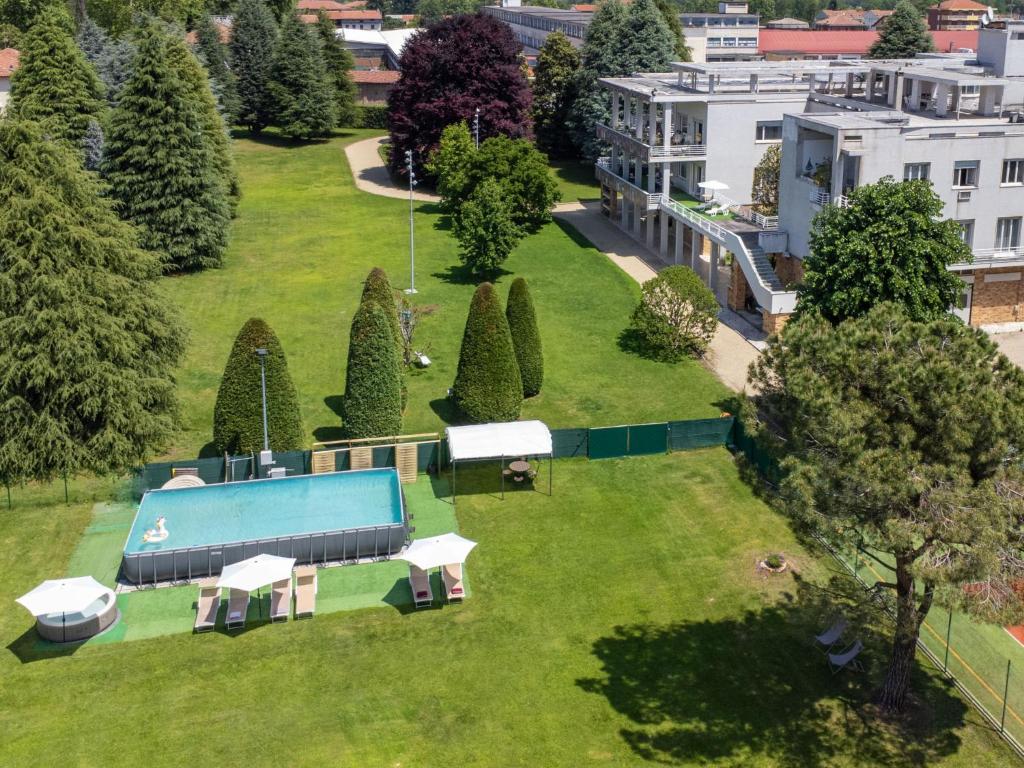 an aerial view of a yard with a swimming pool at Holiday Home Casa Giacomelli by Interhome in Mathi