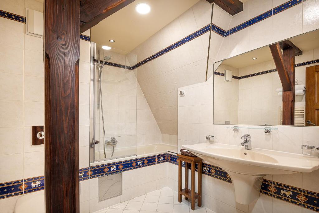 Hotel U Prince Prague by BHG - Resim 39