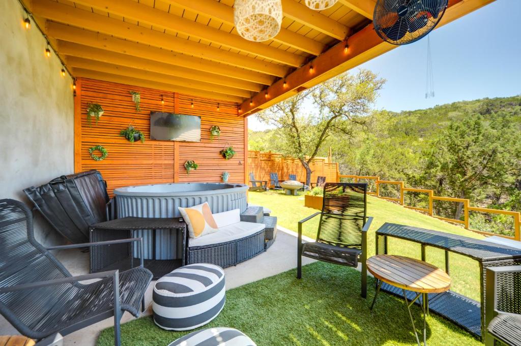 FamilyFriendly Canyon Lake Rental with Hot Tub!, Canyon Lake (updated