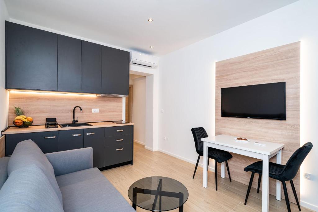 Bacan Serviced Apartments - 15