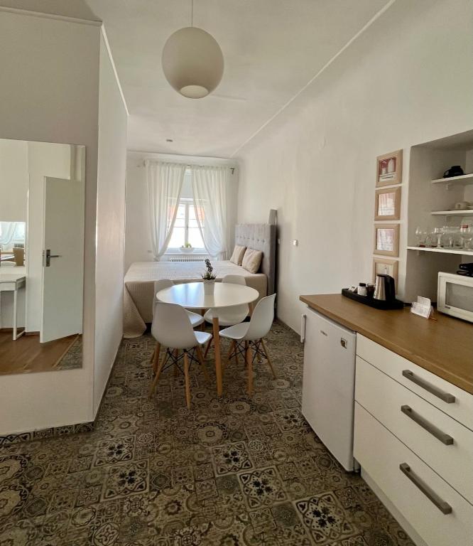 Palác Daun - Studio Apartments - 18