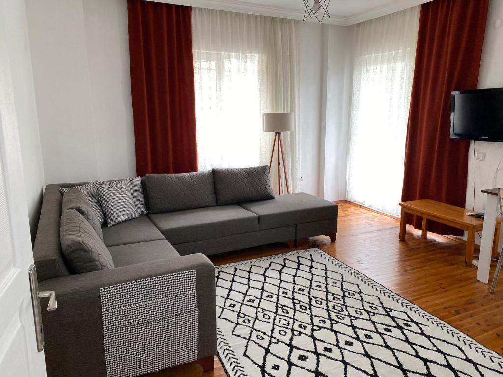 A seating area at KAŞ MERKEZ İMREN APART 2