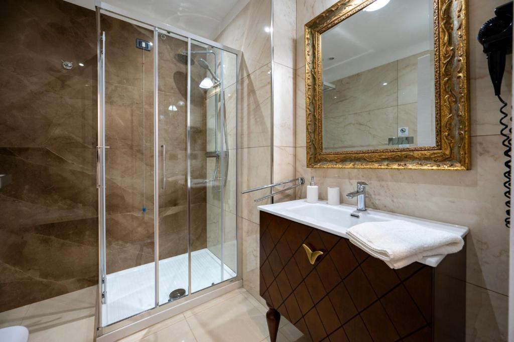 Kúpeľňa v ubytovaní Villa Floyd Charming Rooms B&B