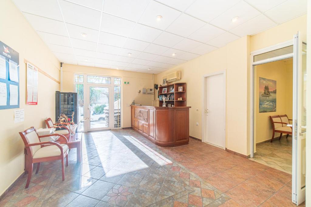 Fotografie z fotogalerie ubytování Athina Hotel v destinaci Agios Georgios Pagon