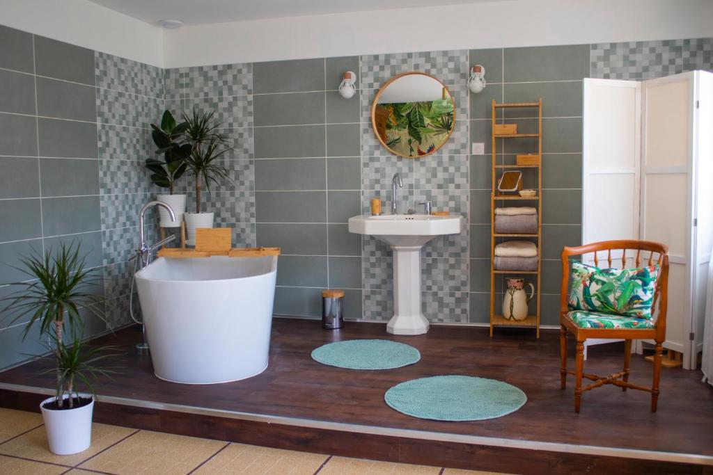 Maison et table d'hôtes Le Camélia Blanc - Chambre Double Avec Terrasse