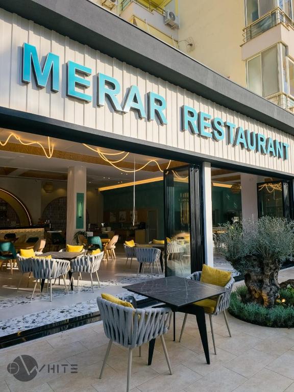 Restaurace v ubytování Merar Hotel