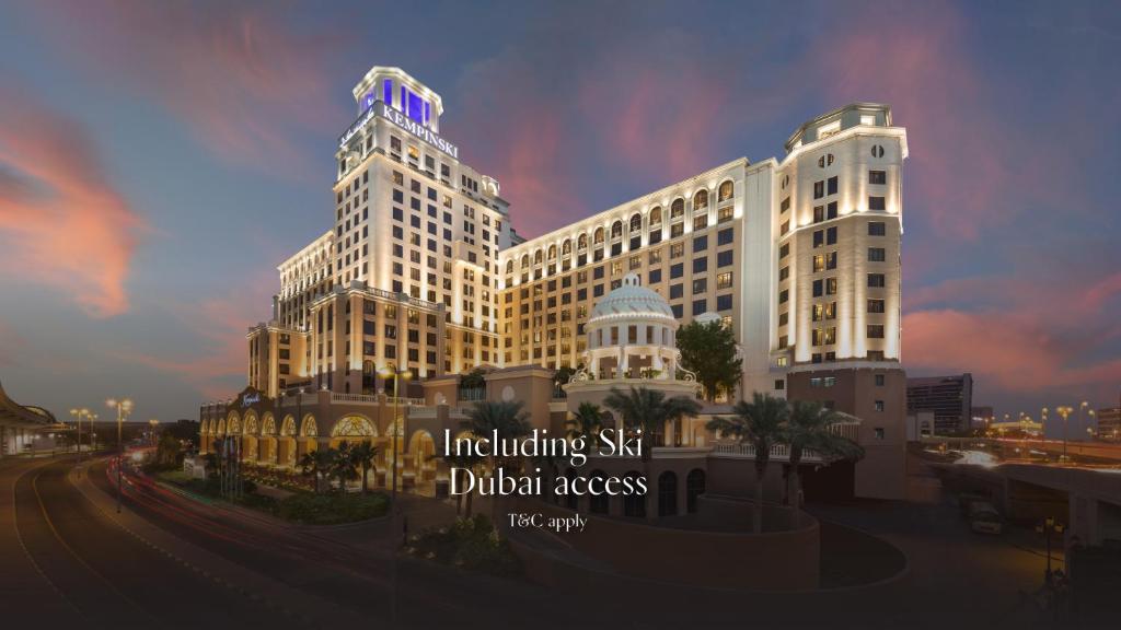 a rendu d'un bâtiment où est prononcée une allocution diplomatique dans l'établissement Aspen Chalets by Kempinski Hotel Mall of The Emirates, à Dubaï
