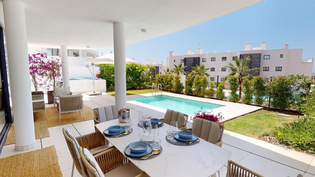 Bazén v ubytovaní Higueron West III - Ground Floor Apartment Private Pool alebo v jeho blízkosti