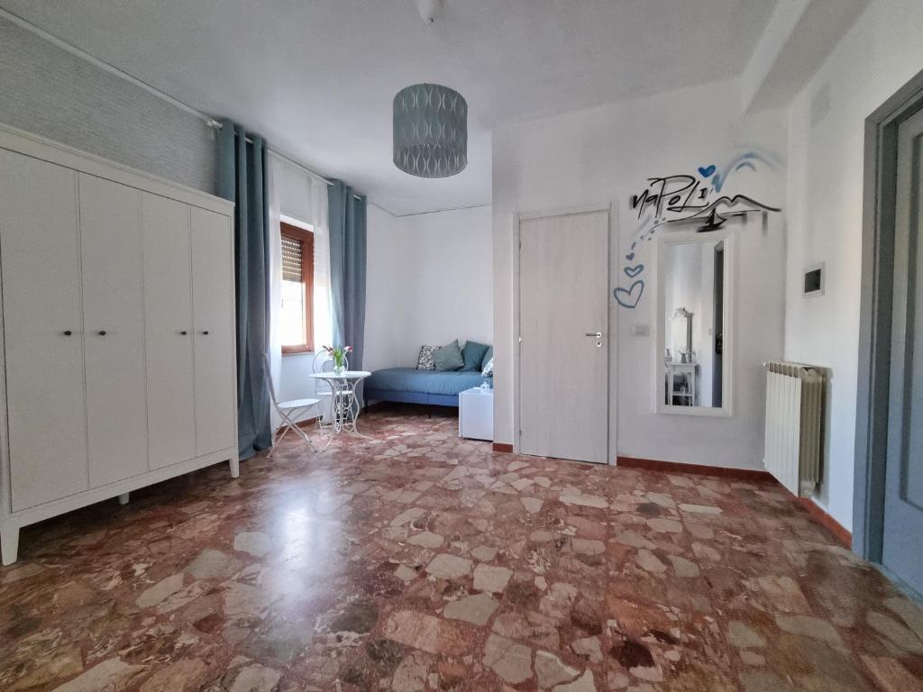 Happy in Naples - 12