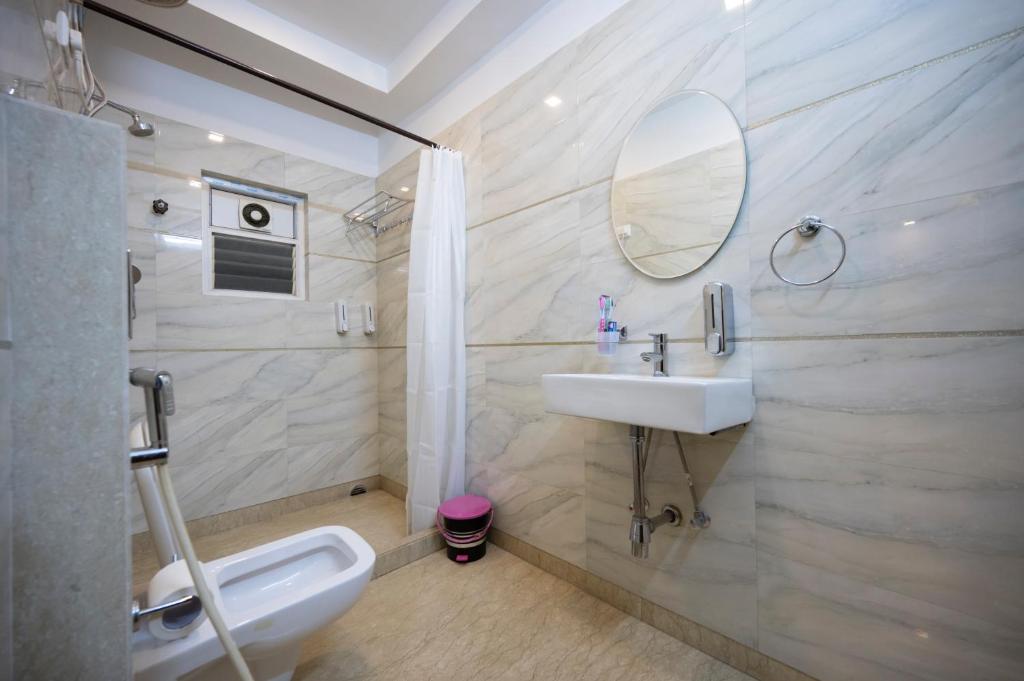 Lakeside Suites photo