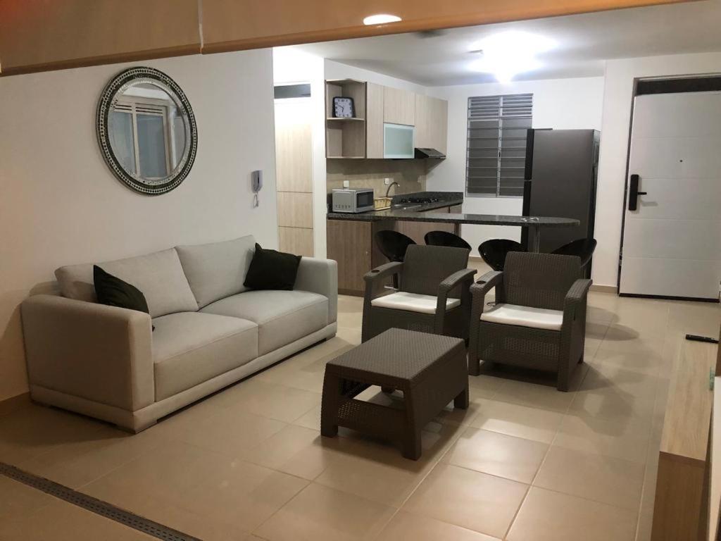 Una cocina o cocineta en CONDOMINIO EN GIRARDOT