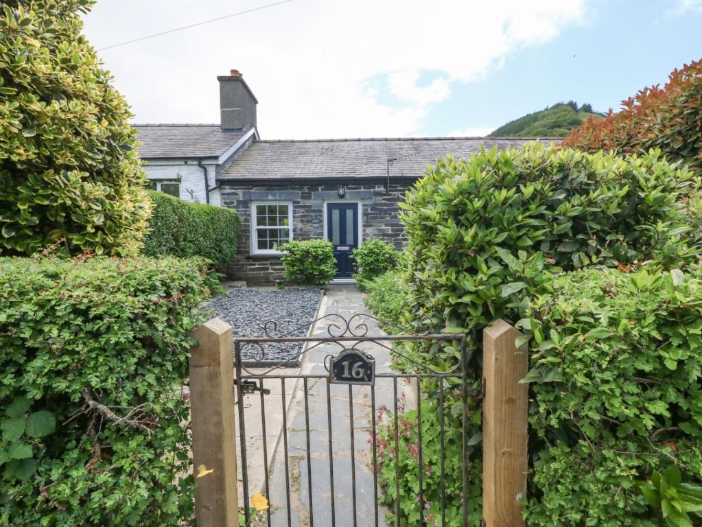 Milo's Cottage, Tywyn (updated prices 2024)