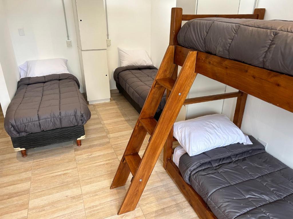 Postel nebo postele na pokoji v ubytování Nina Hostel