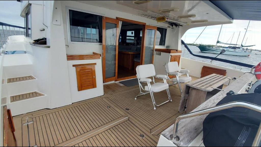 Boat Trip Adventure in Florida - Mobile Home