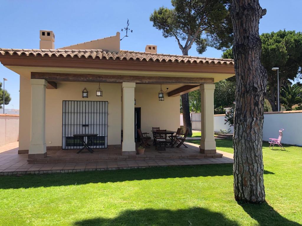 Vonkajšia záhrada v ubytovaní Moderno y amplio chalet, con piscina privada