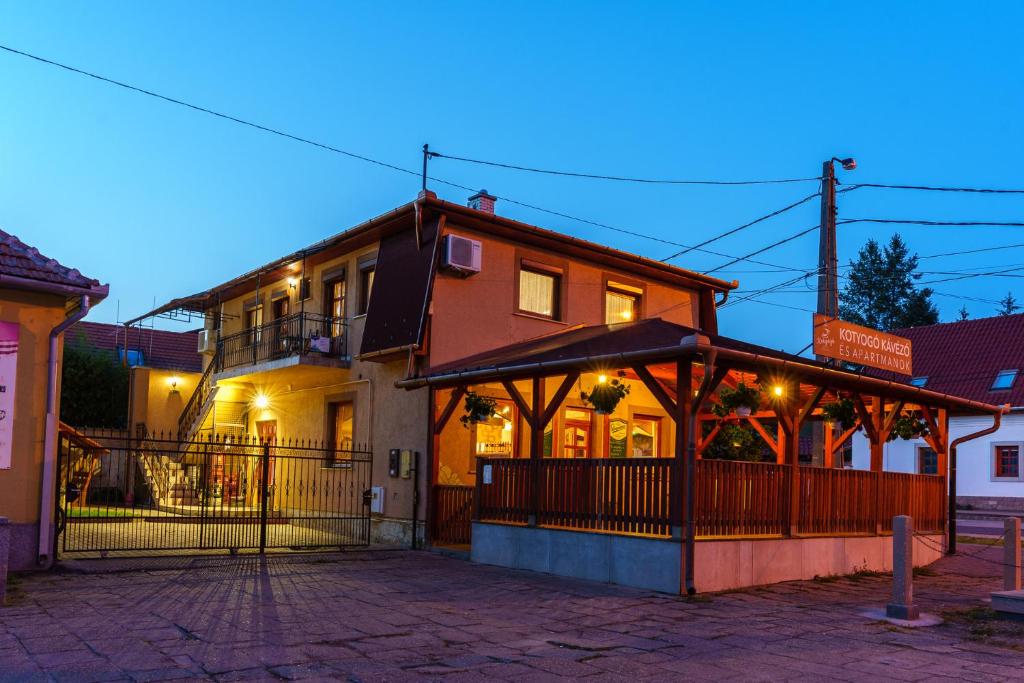 Budova, kde se apartmán nachází