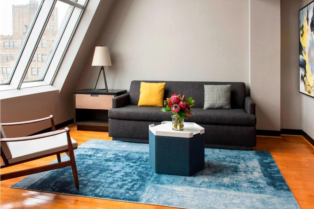 رزرو هتل و هاستل، Four Points توسط Sheraton Manhattan SoHo Village, آژانس هواپیمایی آسمان سپید