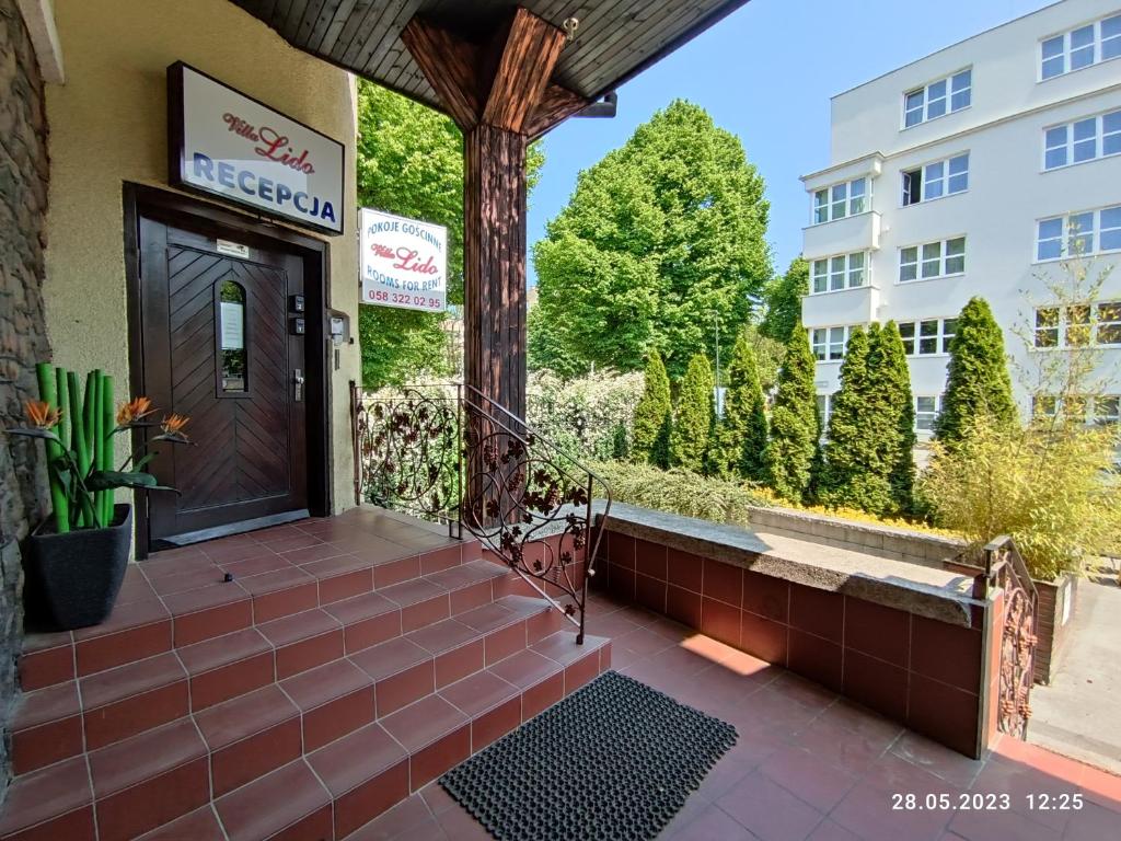 Vonkajšia záhrada v ubytovaní Villa Lido