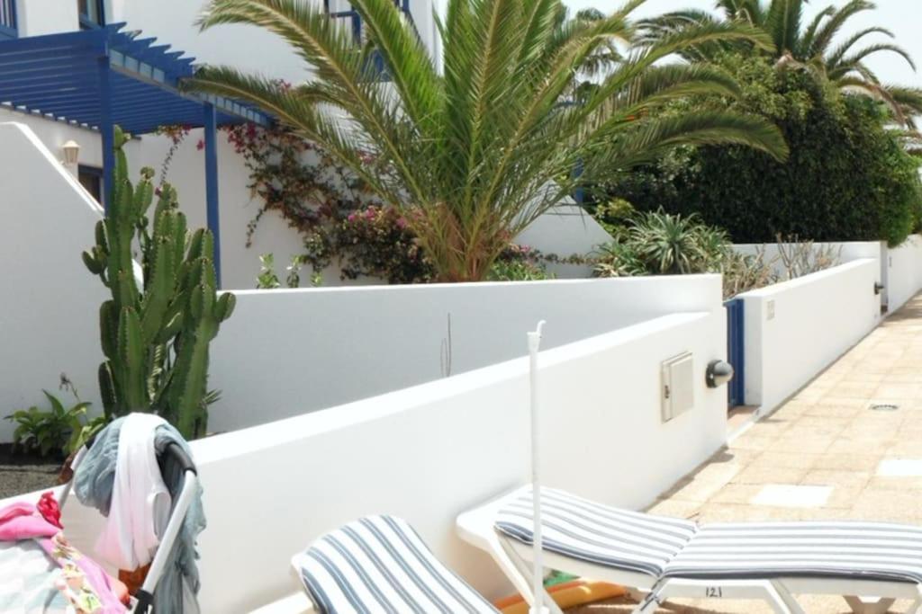 Fotografie z fotogalerie ubytování Duplex con piscina en 1ª linea de mar. Super vistas v destinaci Playa Blanca