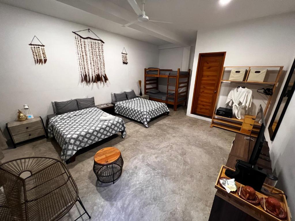 Hostal Del Jaguar Room