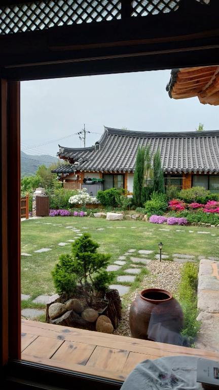 Zahrada ubytování Mirinae Hanok Tradiational House