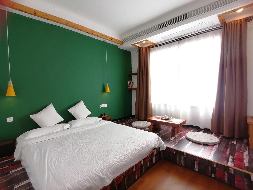张家界天门山伴田居民宿 - Habitación Doble Con Vista A La Montaña