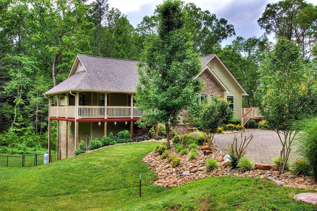 Cove Creek Cabin, Sevierville (updated prices 2024)