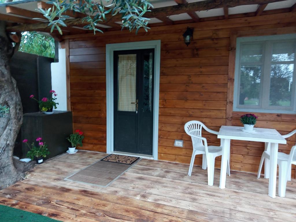 Patio lub wspólna przestrzeń na świeżym powietrzu w obiekcie Domus Antiga Appartamenti