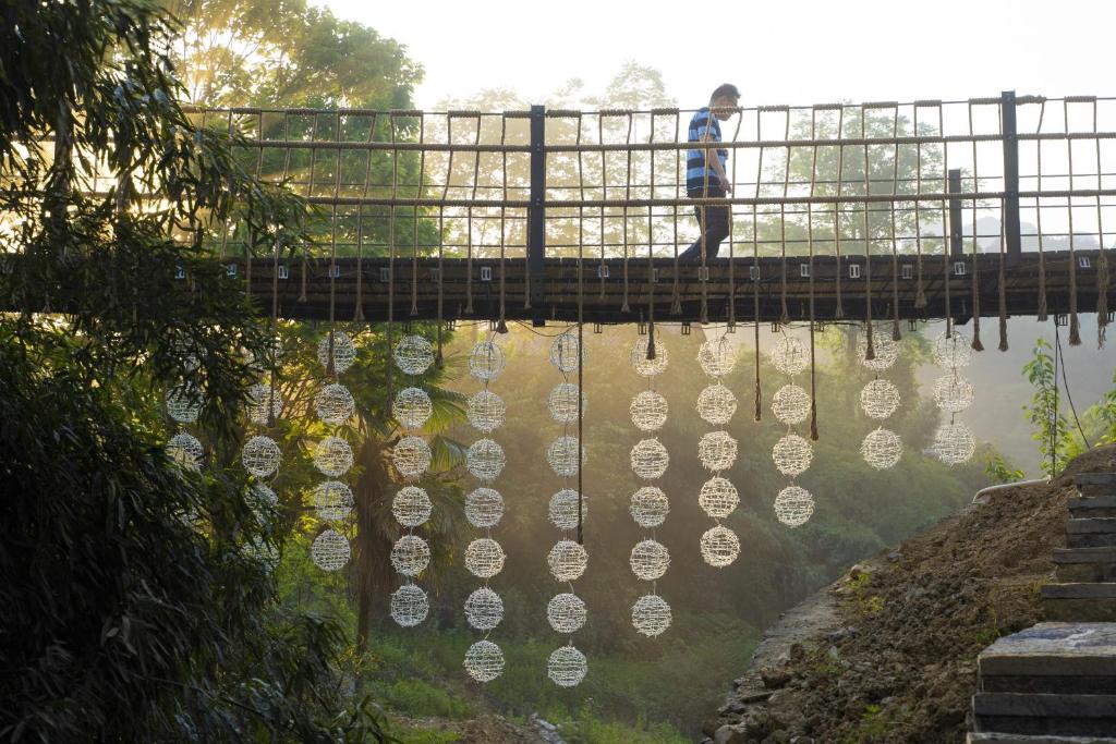 Zhangjiajie Rock language art hotel-Free pick up service外面的花园