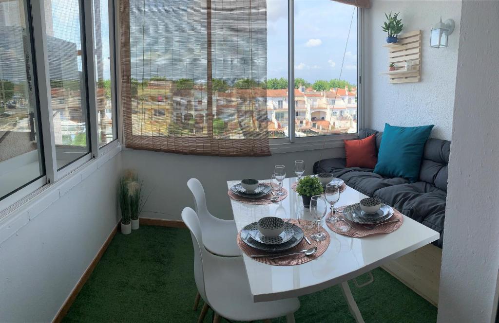 Fotografie z fotogalerie ubytování Appartement Port Alegre Empuriabrava v destinaci Empuriabrava