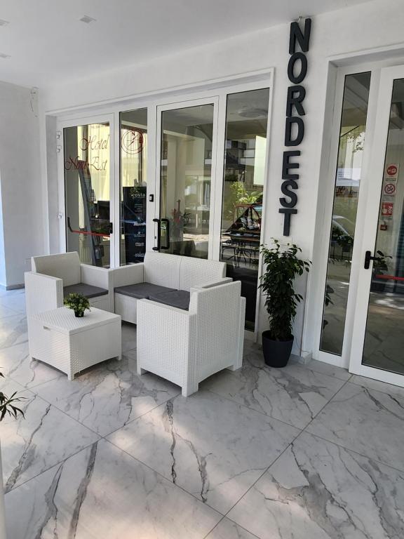 Posedenie v ubytovaní Hotel Nord Est