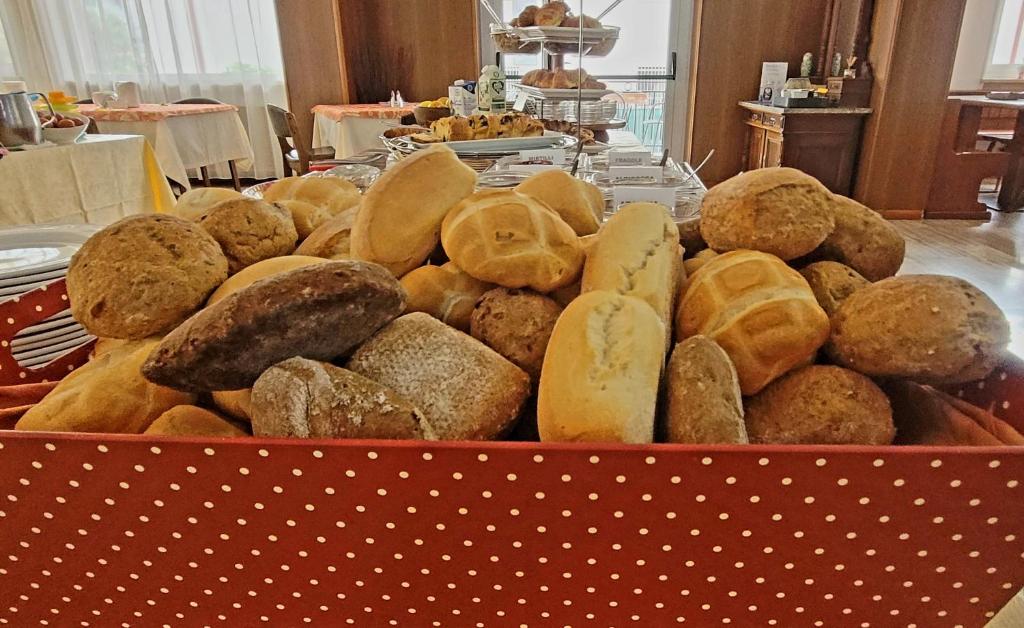 Fotografie z fotogalerie ubytování Albergo Villa Mimosa v destinaci Nago-Torbole