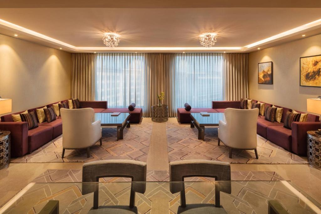 Posezení v ubytování JW Marriott Mumbai Sahar Airport