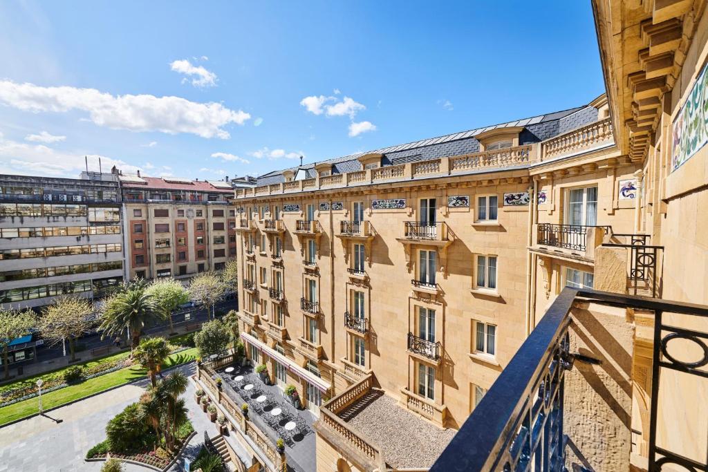 Hotel Maria Cristina, a Luxury Collection Hotel, San ...