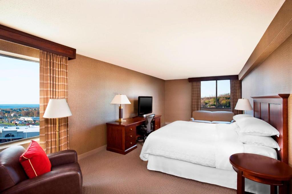 Sheraton Harrisburg Hershey Hotel - Deluxe King Room