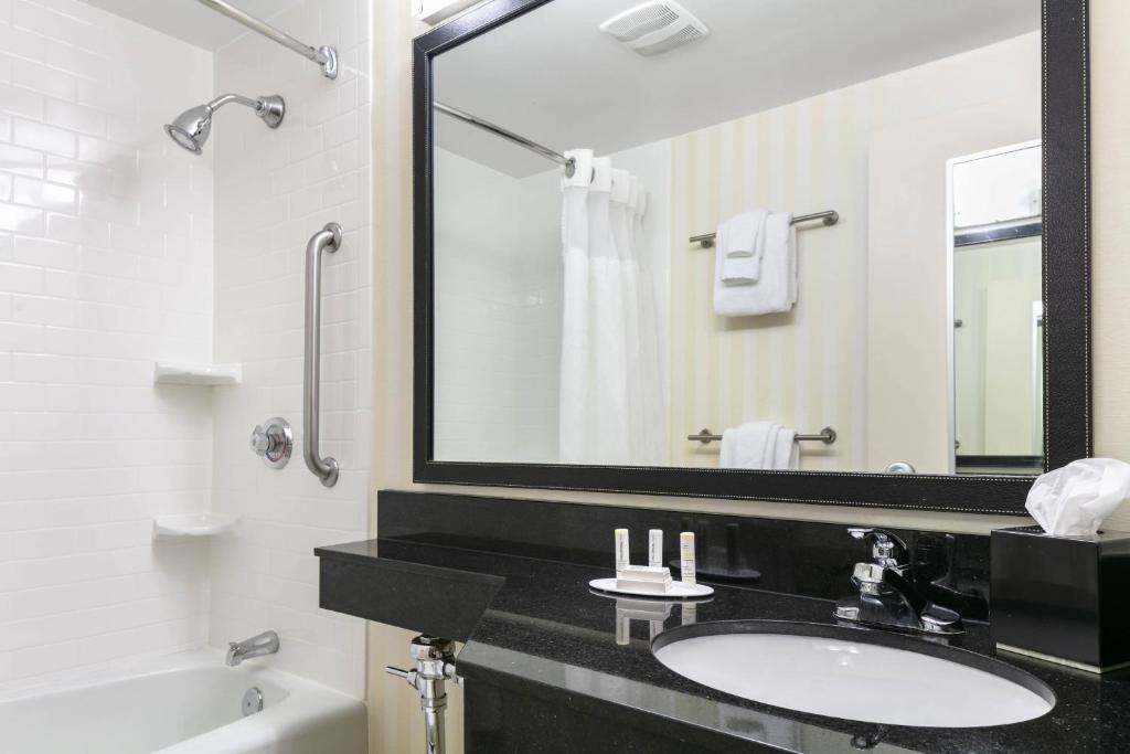 Chester Inn & Suites - Habitación Doble Con Dos Camas Dobles
