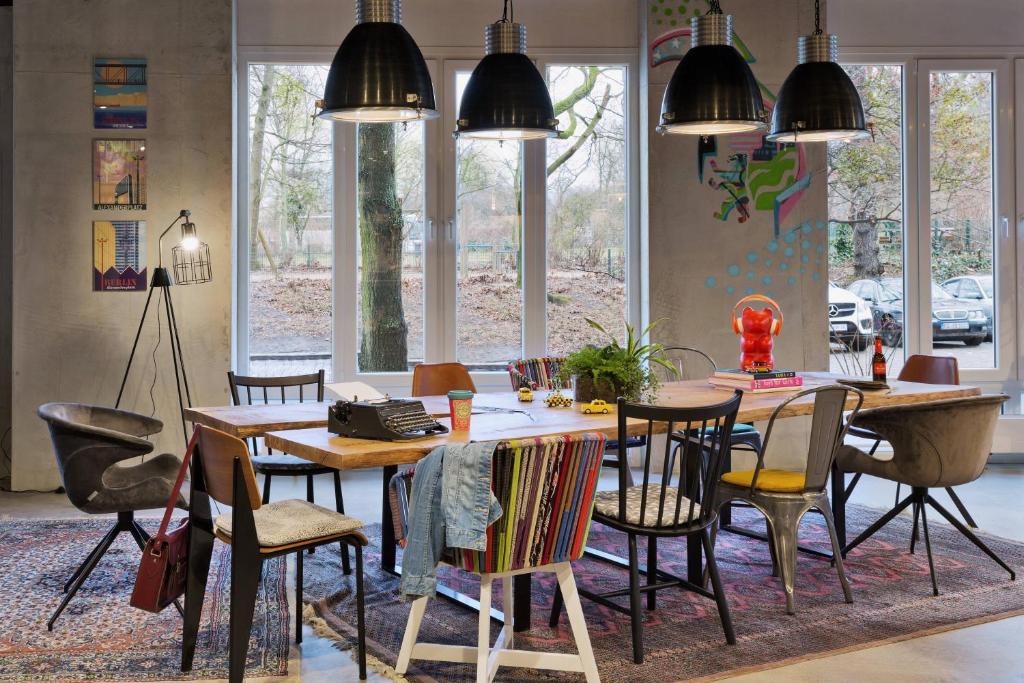 MOXY Berlin Humboldthain Park - Resim 4