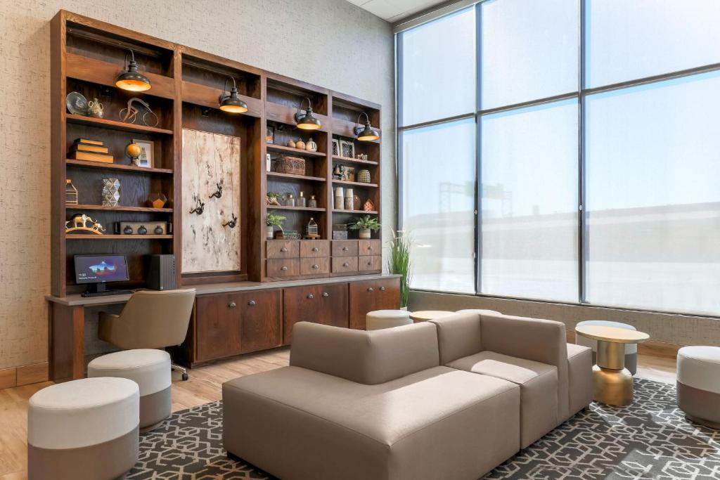 Posezení v ubytování Four Points by Sheraton Amarillo Central