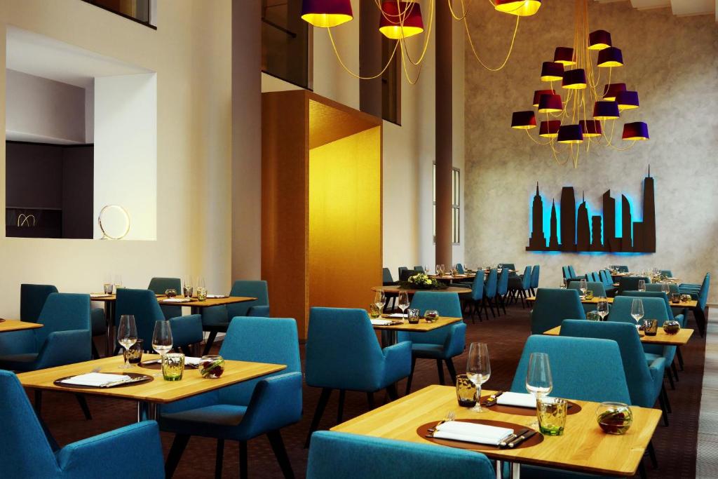 Sheraton Hannover Pelikan Hotel - Resim 38