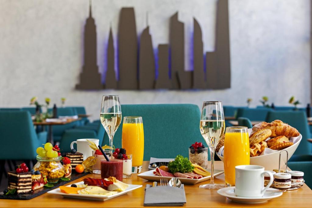 Sheraton Hannover Pelikan Hotel - Resim 40